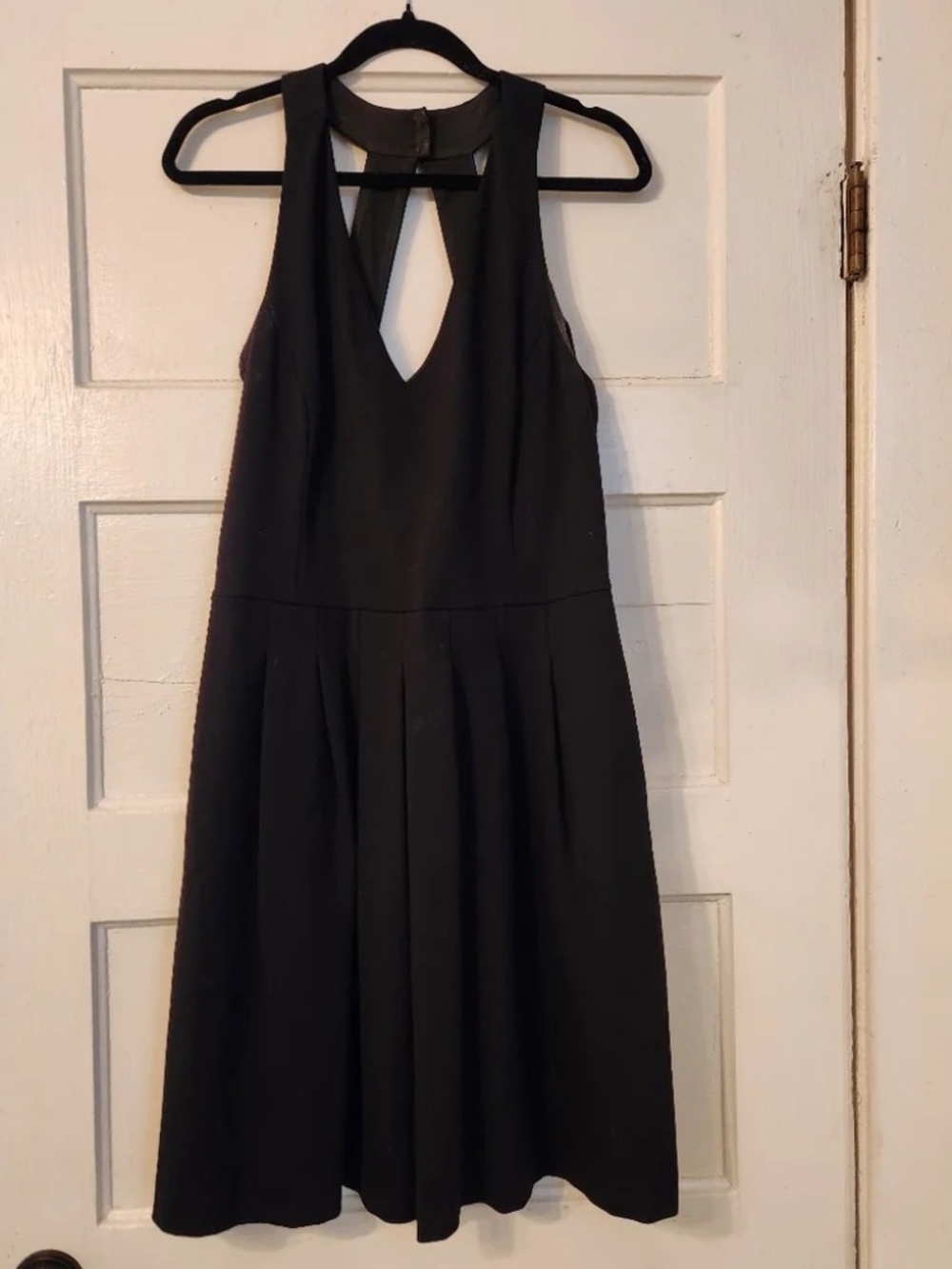 Banana Republic Black Dress V-neck Halter, Back Cutout w/ Pleated Skirt, 12 LBD